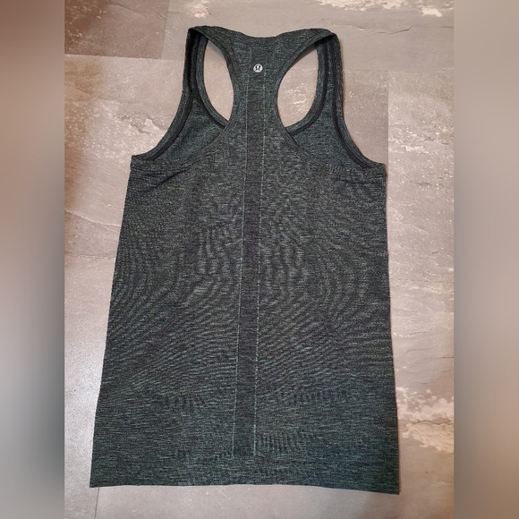Lululemon Swiftly Speed Racerback. Heathered. Black, green, blue. Size 4. - Picture 6 of 10